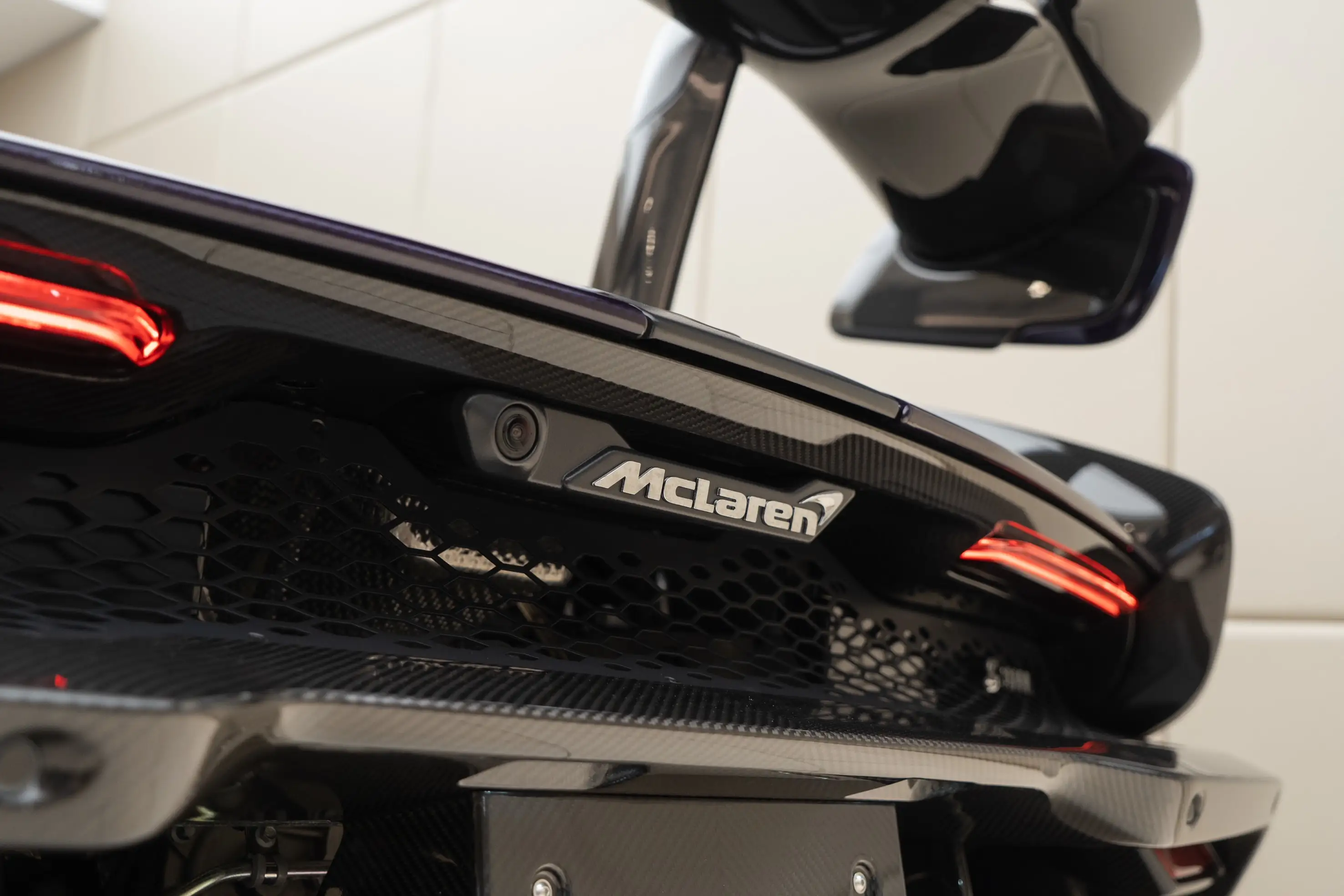 2020 Mclaren Senna (Full Exposed Carbon Fibre)