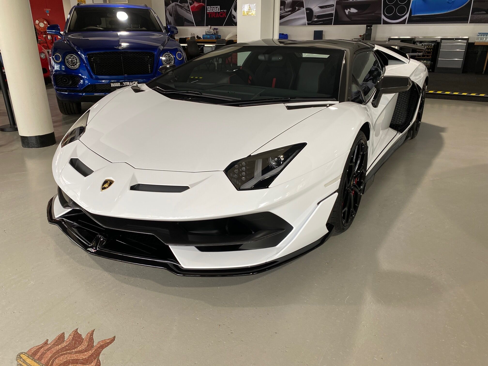 2020 Lamborghini Aventador SVJ Roadster