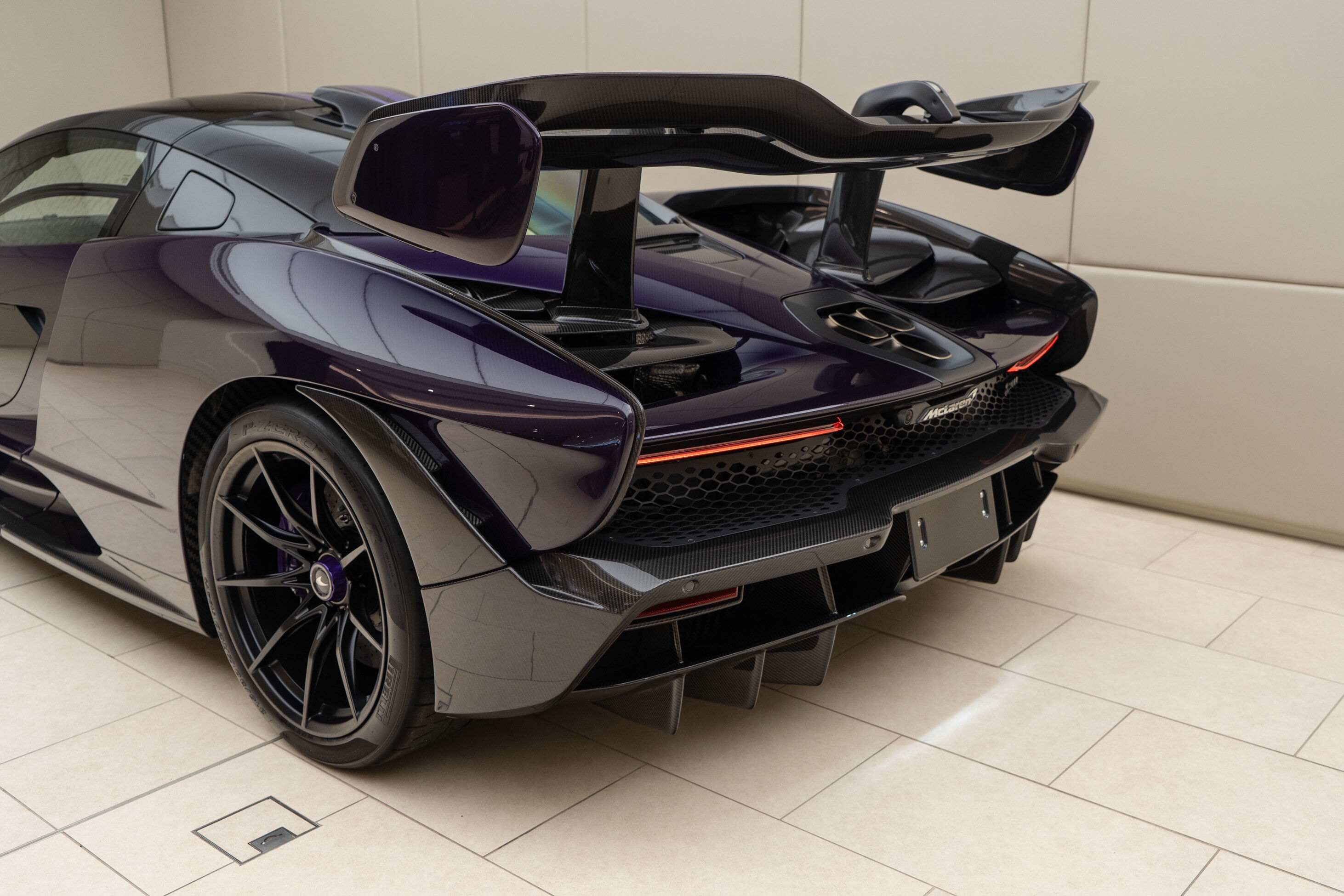 2020 Mclaren Senna (Full Exposed Carbon Fibre)