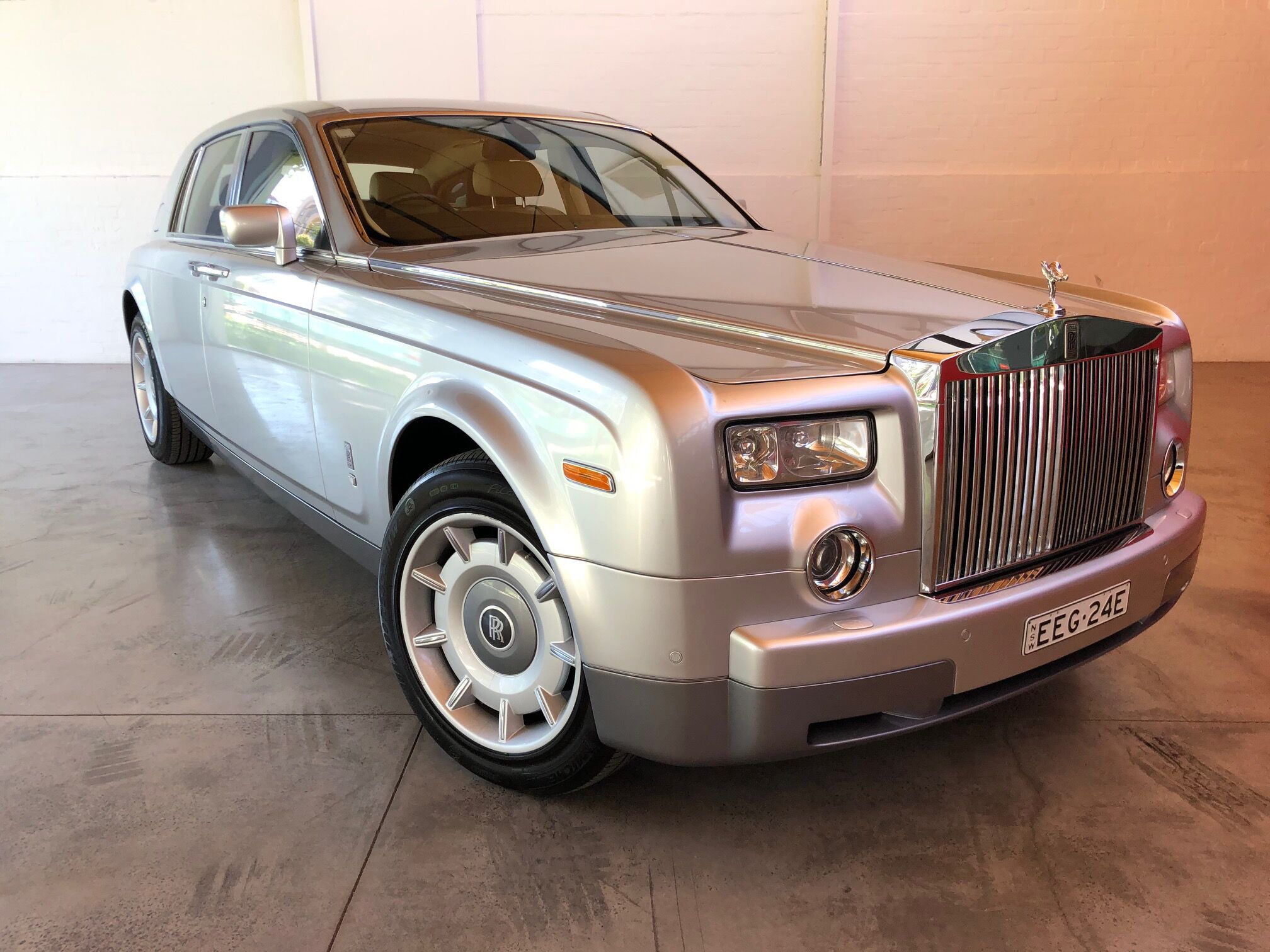 This Rolls Royce Phantom Secret Will Shock You (2004 2012) - fhaow84