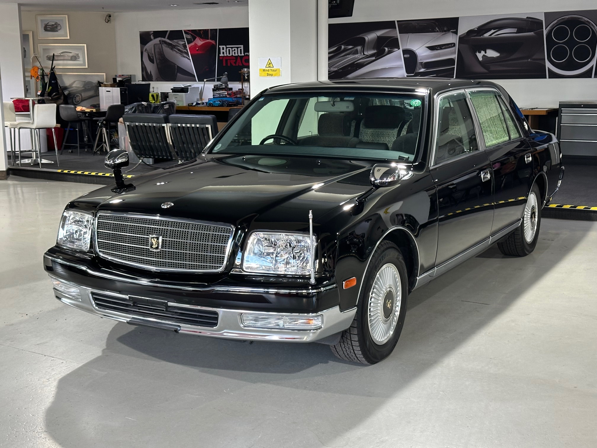 2016 Toyota Century V12